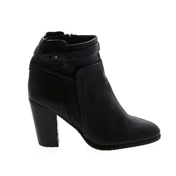 Vince Camuto Faythe Black Leather Booties Stacked Heel Size 9 - Picture 1 of 2